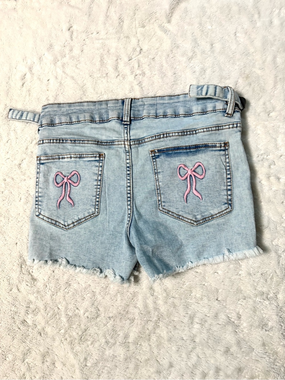 NWT- LOVE TRENDS Light Wash bow Pocket Denim Shorts